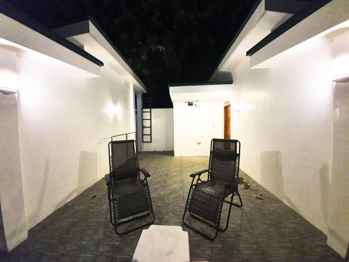 Cocoloco Beach Resort Manoc-Manoc Extérieur photo