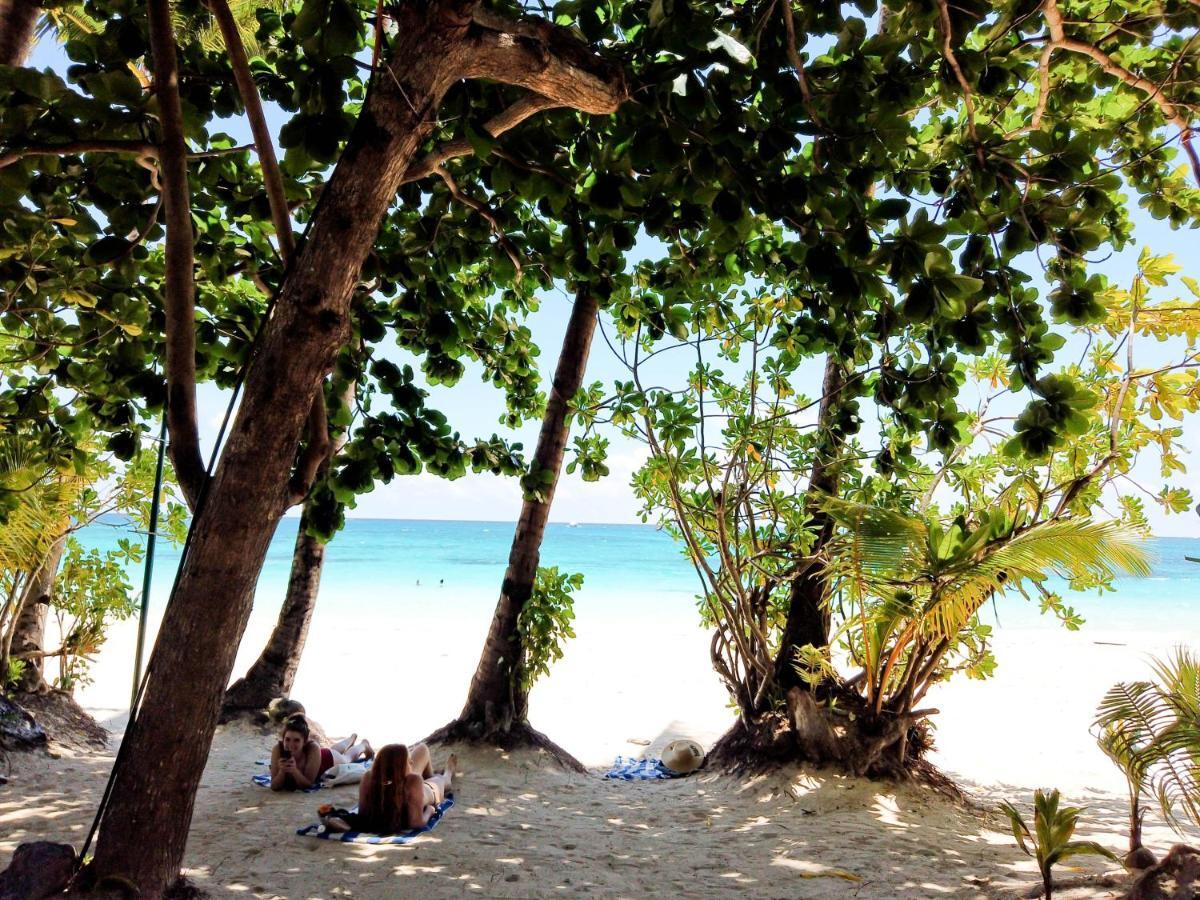 Cocoloco Beach Resort Manoc-Manoc Extérieur photo
